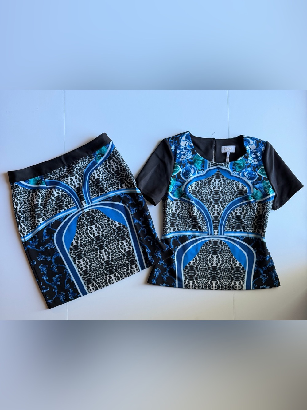 Laundry Shelli Segal Blue & Black Printed Two-Piece Skirt Set sz 8 stretchy KH - Picture 2 of 10